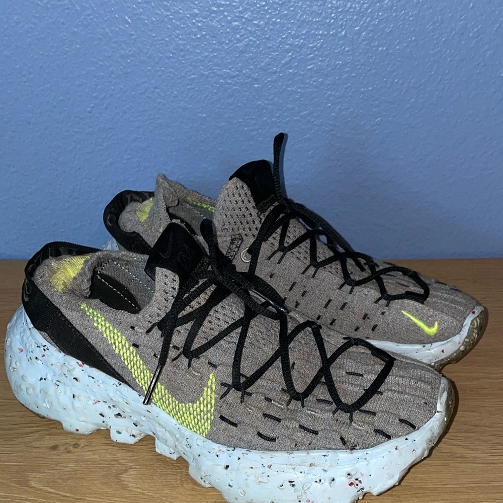 Women’s Size 6 Nike Space Hippie 04 - Volt